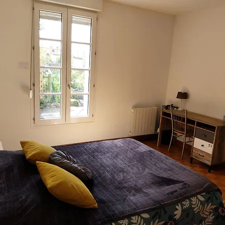 Дом отдыха Maison Chaleureuse Avec Terrasse Et Vue Baie Авранш